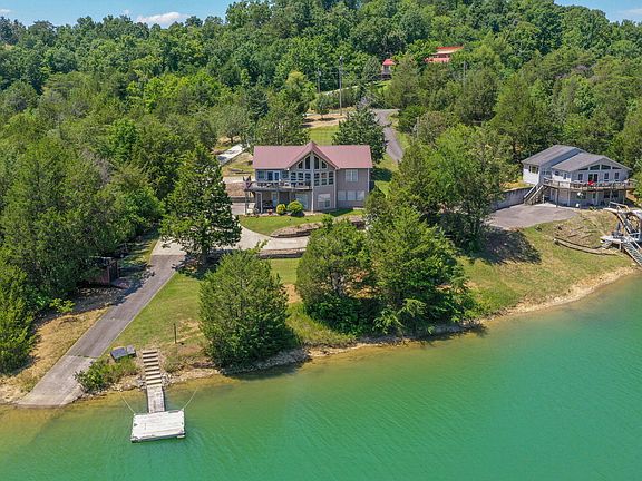 3rd image of 1343 Lake Front Dr