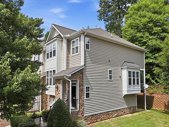 3rd image of 6102 Braidwood Ct