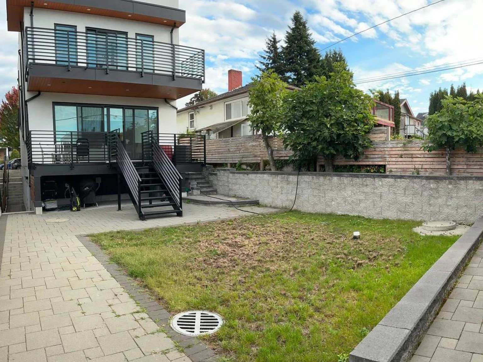 2 bed, 1086 sqft, $2,690 — Photo 3