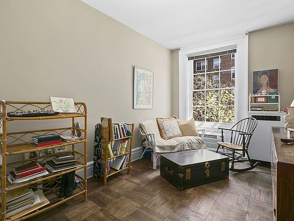 2nd image of 126 Willow St APT 4