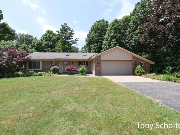 2550 Leonard St, Marne, MI 49435