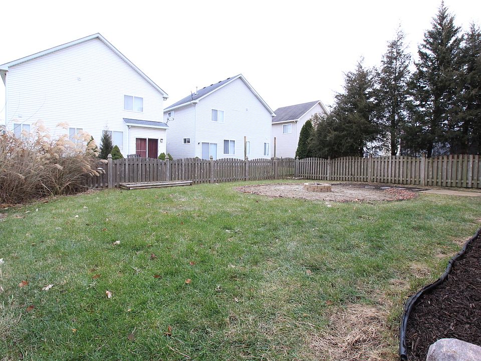 2nd image of 3818 N Nantucket Dr