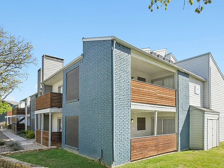 Don't Miss Out Biltmore Homes Leasing Fast — Photo 66