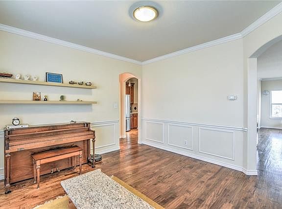 5th image of 1041 Estates Dr