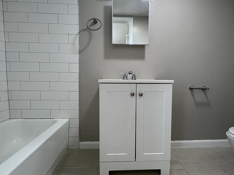 21 Prince Ave #C — Photo 6