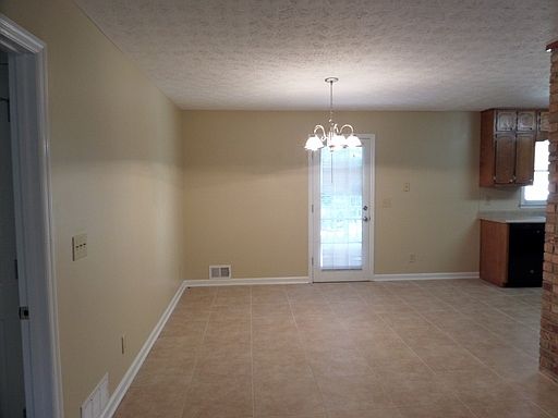 5th image of 5171 Brentwood Ln SE