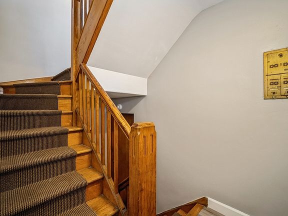 2nd image of 5131 W Van Buren St