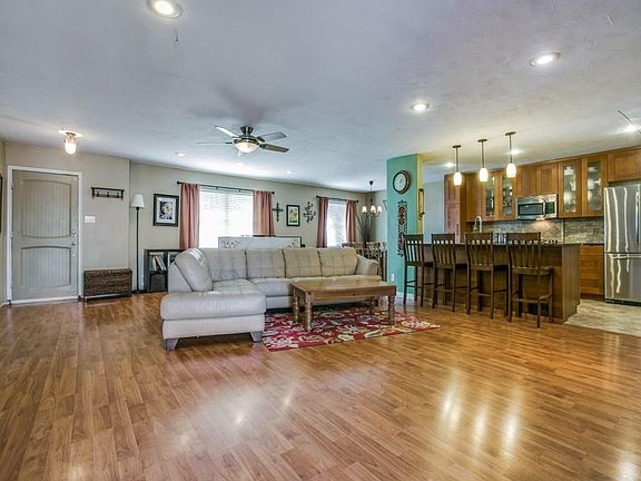 3rd image of 1200 Seminole Dr