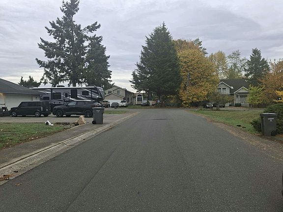 3rd image of 2807 S 282nd St