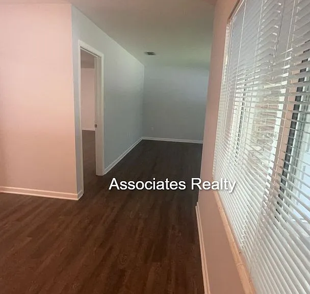 715 NW 36th St — Photo 9