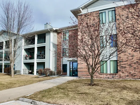 4821 86th St APT 15, Urbandale, IA 50322