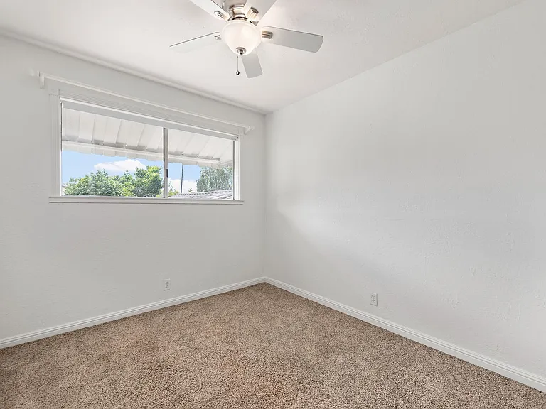3012 Cherry Ave — Photo 17