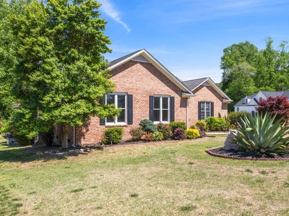 929 Old Baron Dr, Fuquay Varina, NC 27526