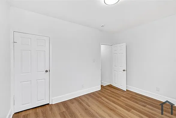 1821 E Oakdale St — Photo 2