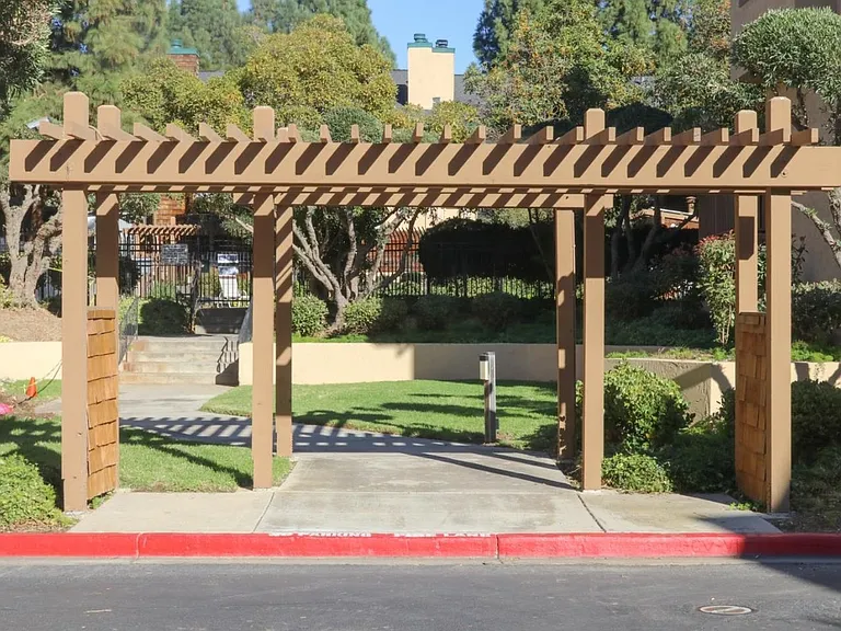 43139 Mayfair Park Ave — Photo 15