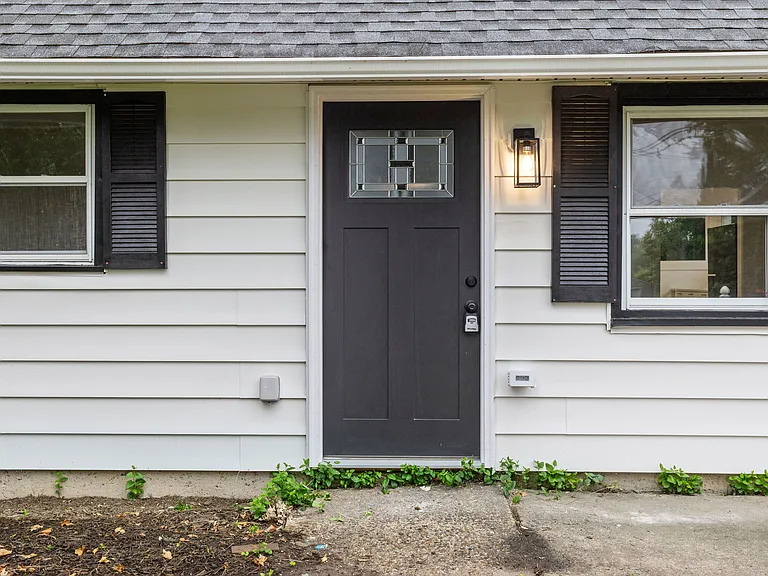 49 Farrell Ave — Photo 5
