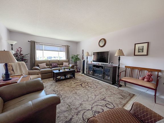 3rd image of 31 E Grove St APT 601