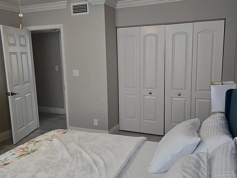 7580 Regency Lake Dr #402 — Photo 26