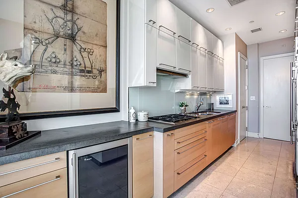 Rented by Compass | media 27