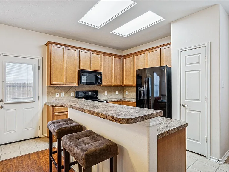 3206 Pearl Bluff Ln — Photo 5