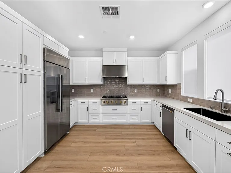 1041 Citrus Ave — Photo 14