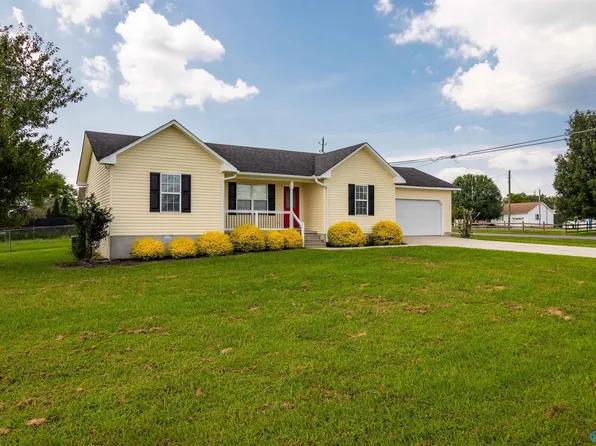 18 Devon Cir, Albertville, AL 35951