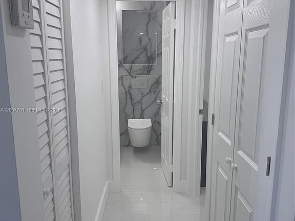 4th image of 410 SE 2nd St APT 223