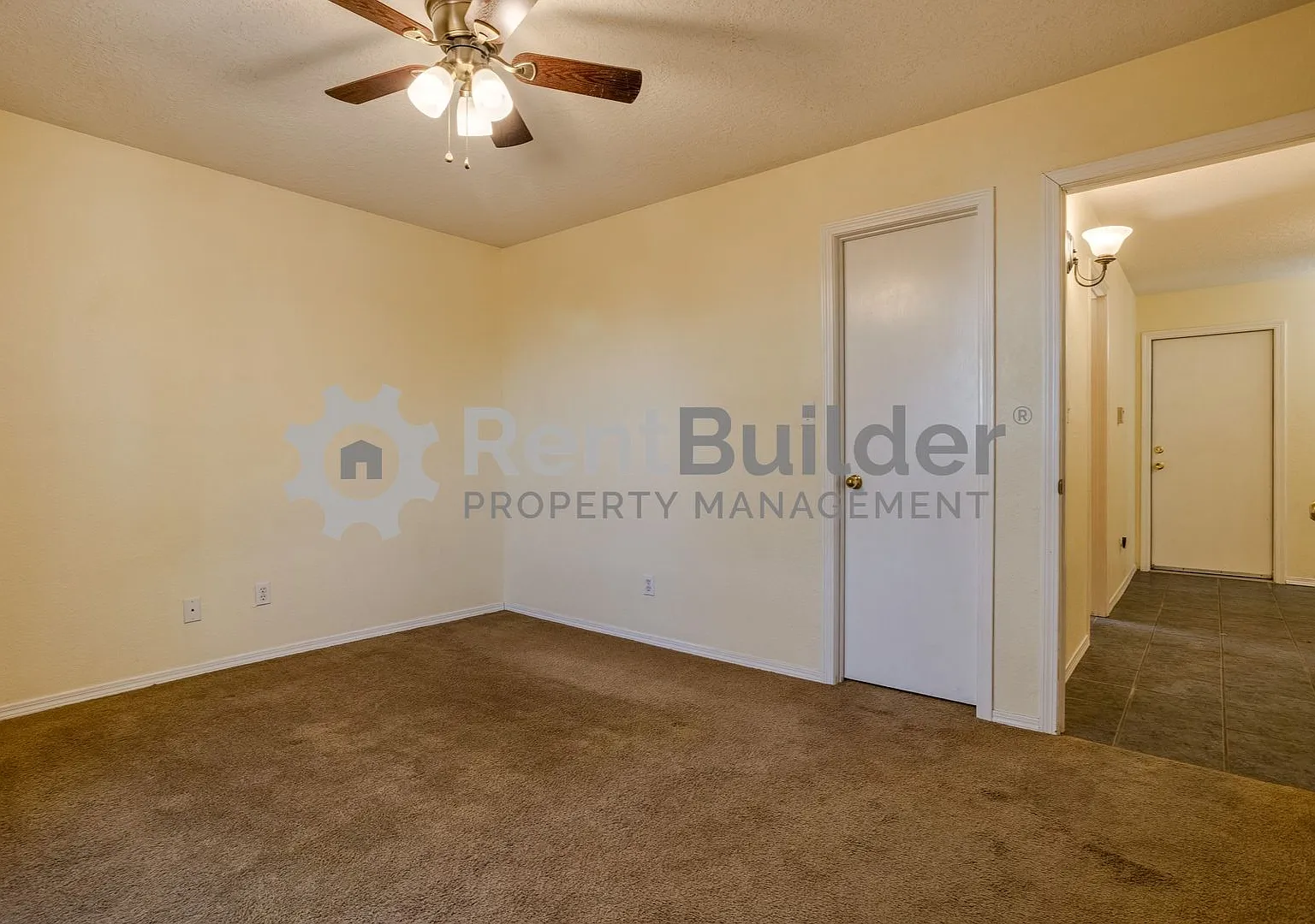 3 bed, 2.0 bath, 1400 sqft, $1,895 — Photo 4