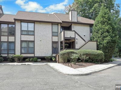 400 River Oaks Dr, Rutherford, NJ, 07070