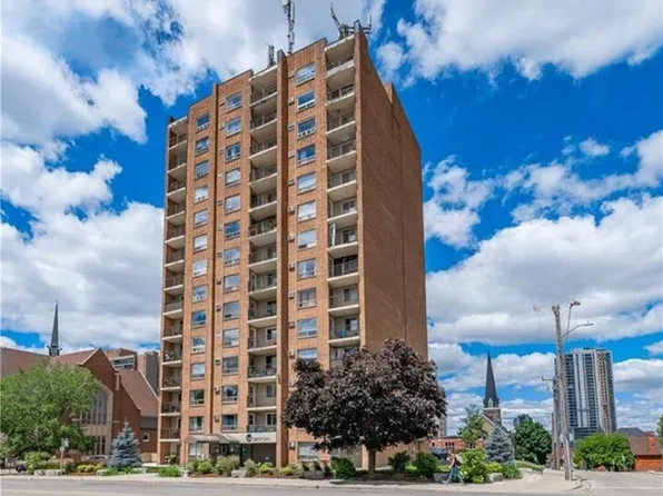 64 Benton St #1201, Kitchener, ON N2G 4L9