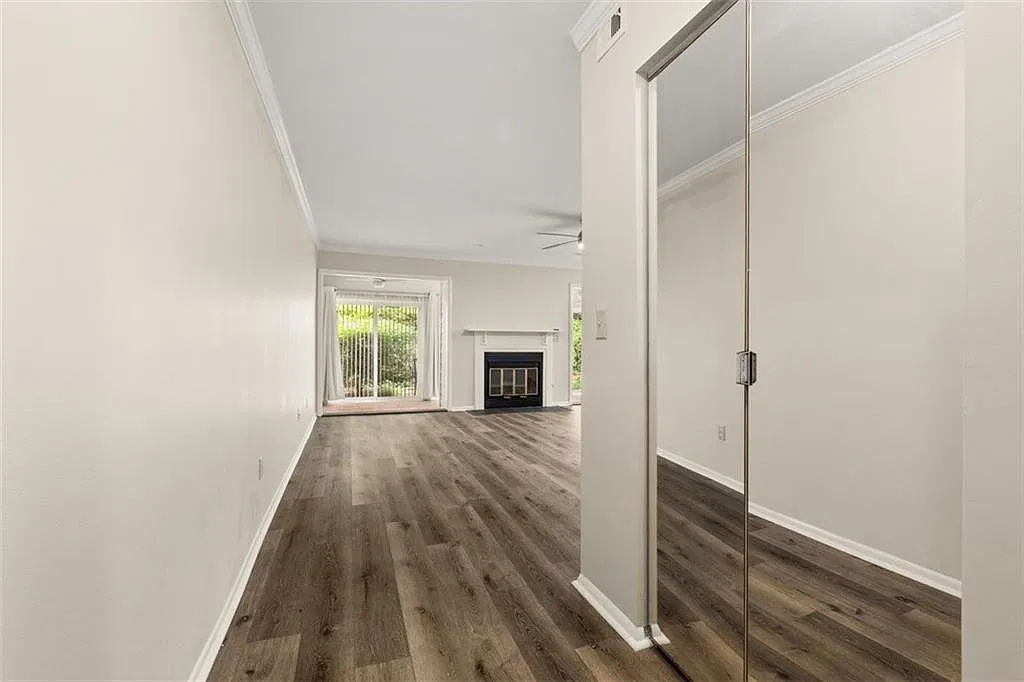 2 bed, 2.0 bath, 1250 sqft, $1,850 — Photo 4