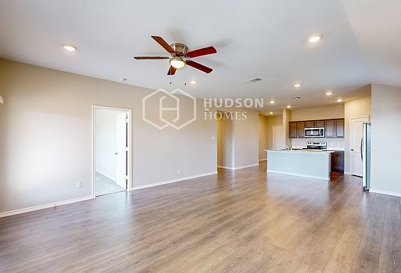 5th image of 4037 Black Canyon Dr