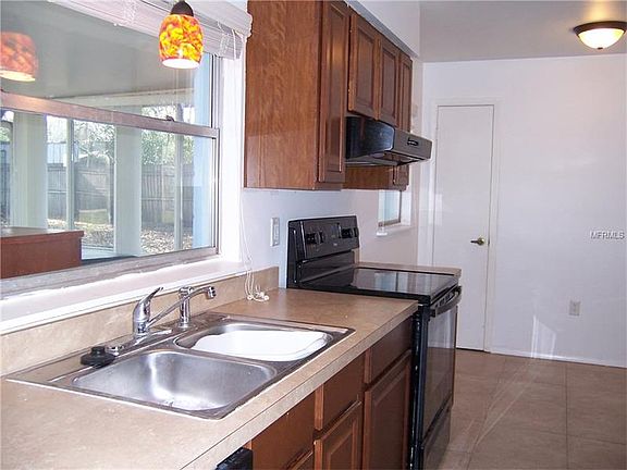 5th image of 3644 Willow Wisp Dr N