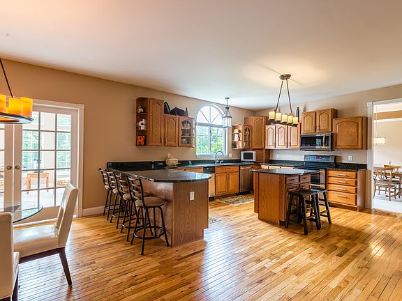 3rd image of 6555 Pauline Ct