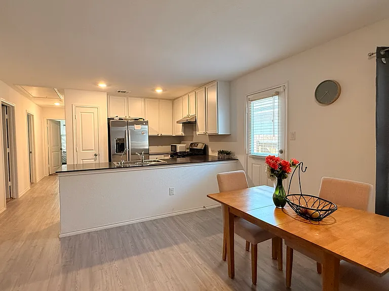 7707 Chancery Gate — Photo 7