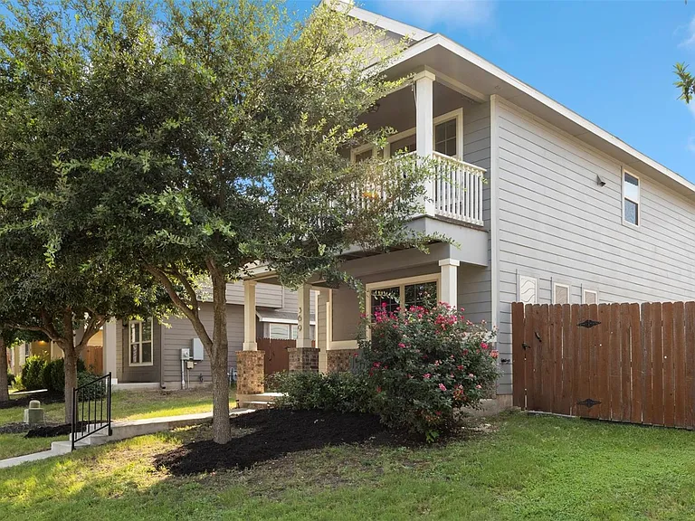 369 S Brook Dr — Photo 3
