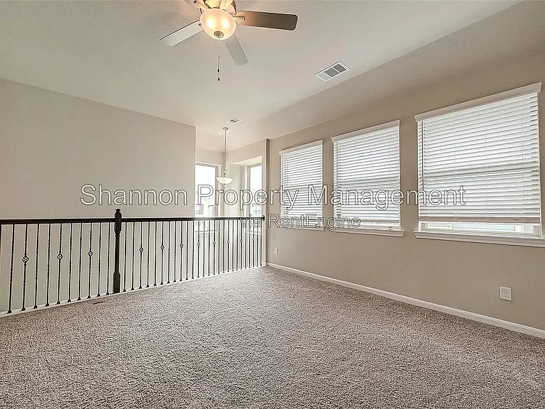 2559 Terrace Point Dr — Photo 33