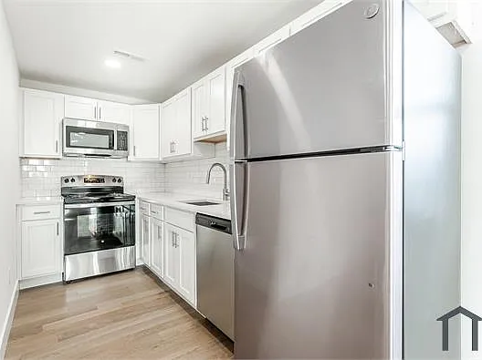 1611 Foulkrod St #304 — Photo 1