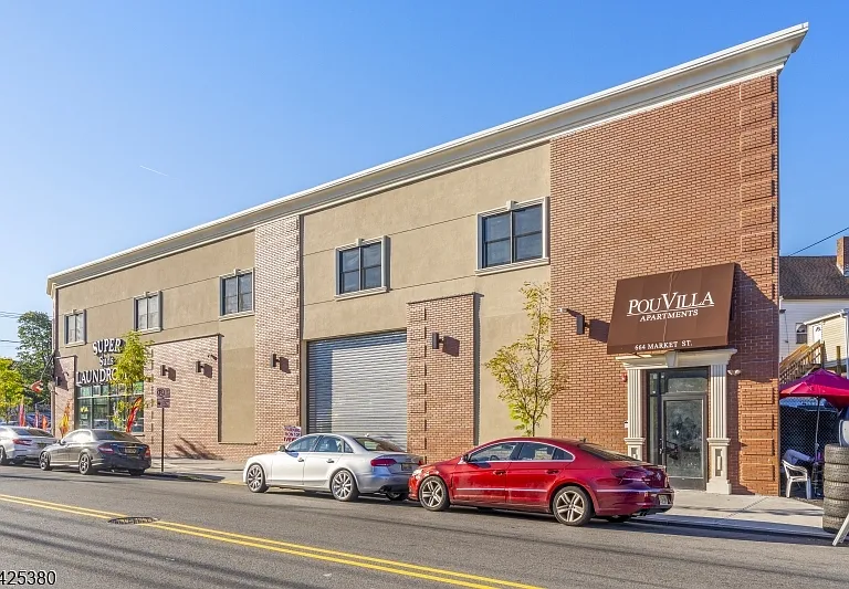 658 Market St — Photo 2