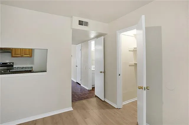 500 Behrman Hwy — Photo 6