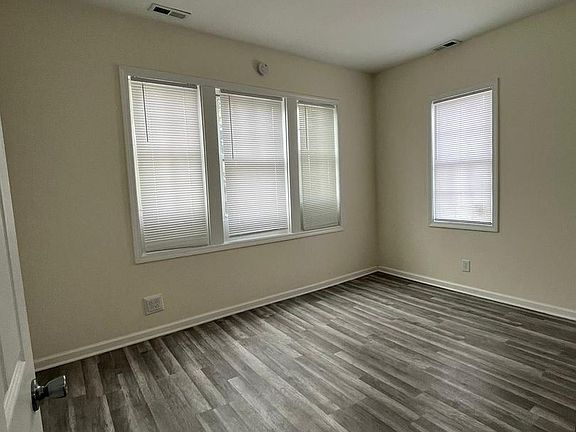 5th image of 4001 Pulaski St #11355179