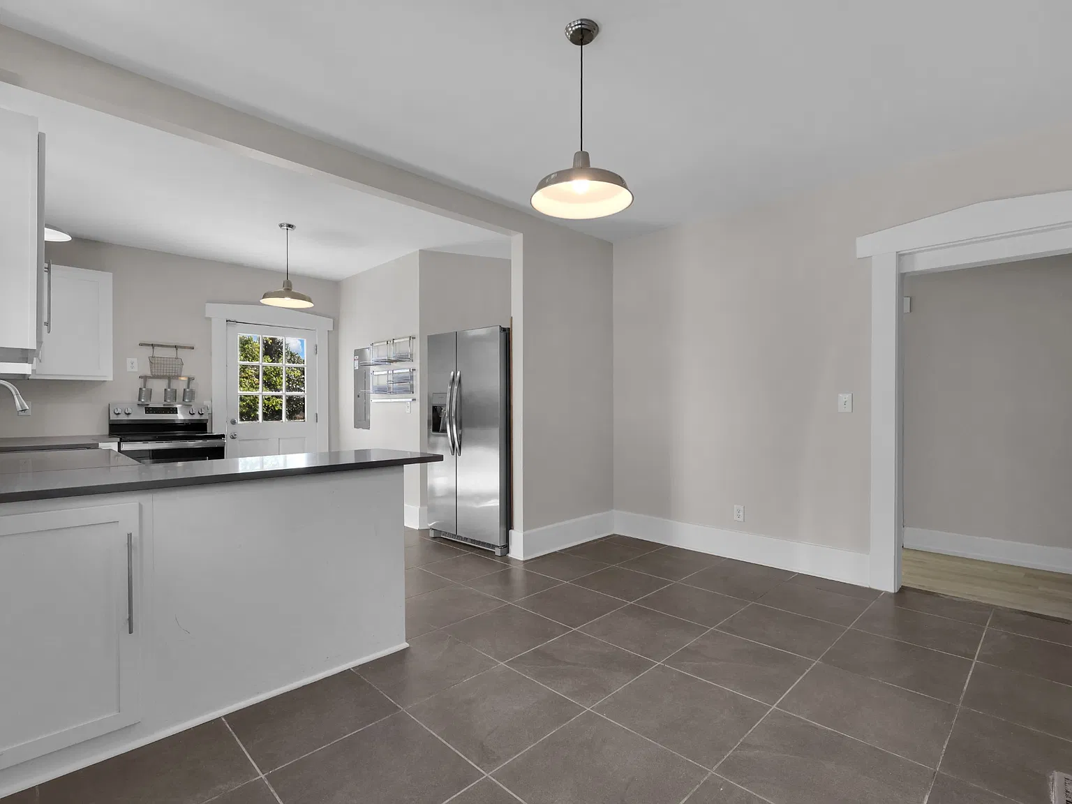 4 bed, 1700 sqft, $3,595 — Photo 3