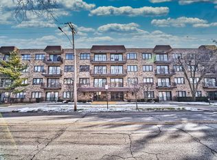 8225 Niles Center Rd APT 102, Skokie, IL 60077