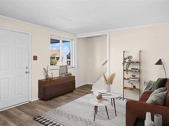 4th image of 813 Lynda Ln #A