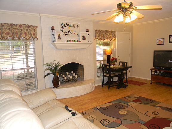 5th image of 3702 Colonial Dr