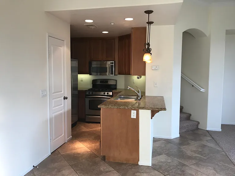 564 Almond Rd — Photo 2