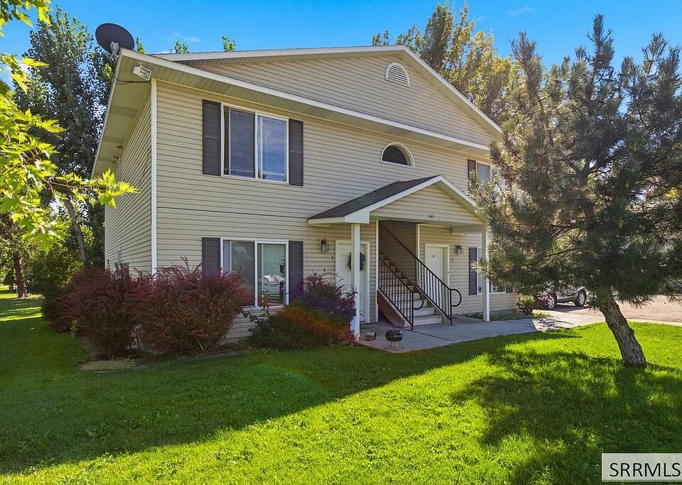 1st image of 885 Andrews Pl