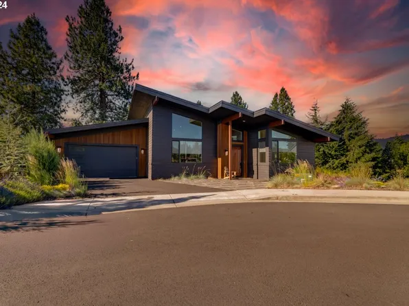 955 Roberts Dr, Hood River, OR 97031