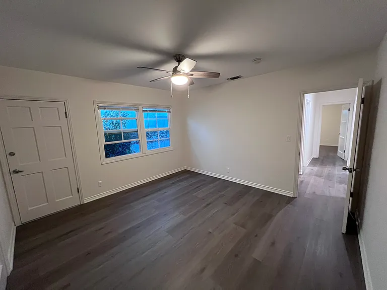 10650 Camarillo St #1 — Photo 16