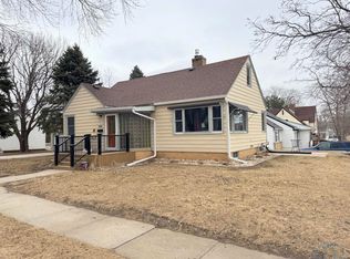 501 Larchwood Dr, Storm Lake, IA 50588